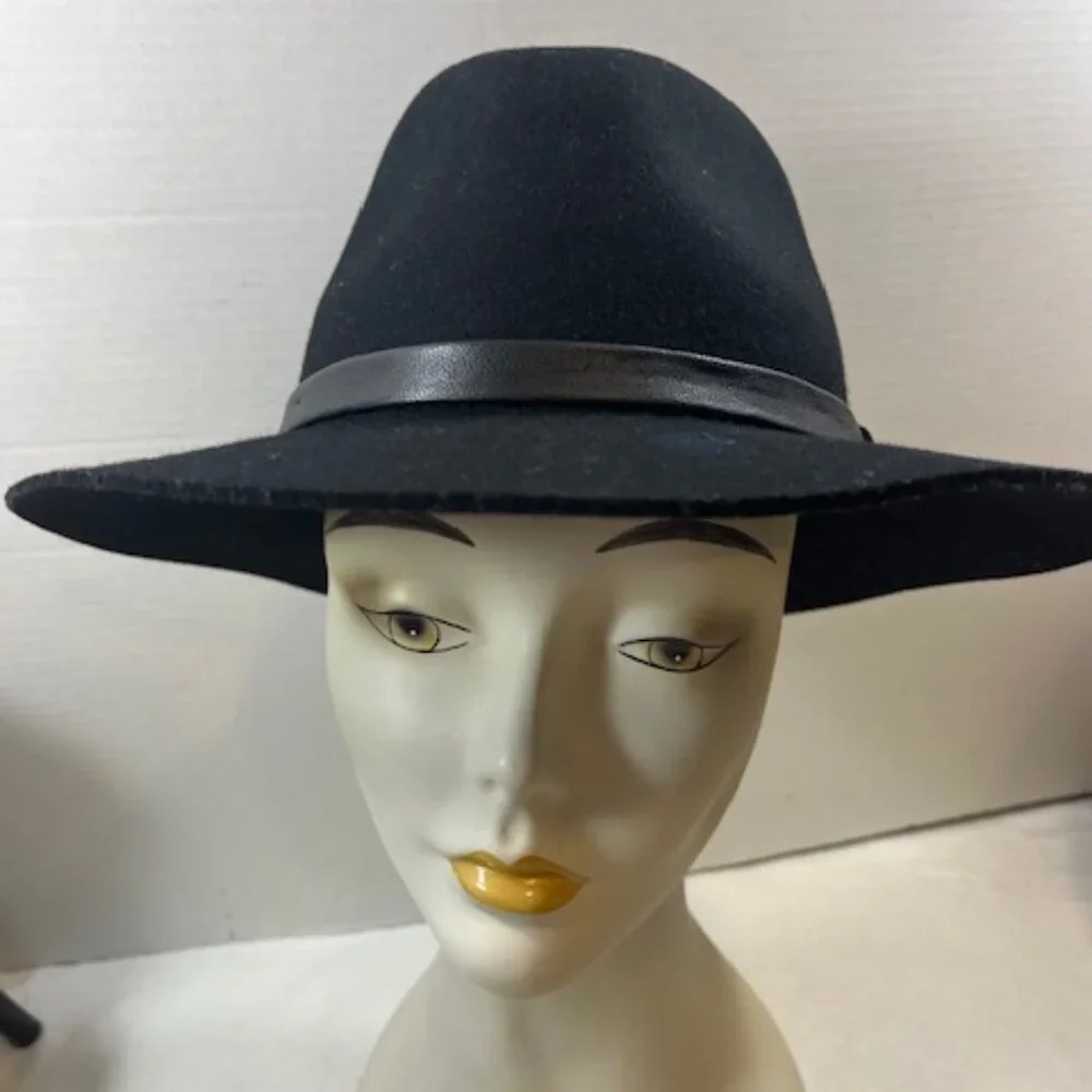Large Brim Wool Fedora Hat Accented w/Leather Band Trim Black